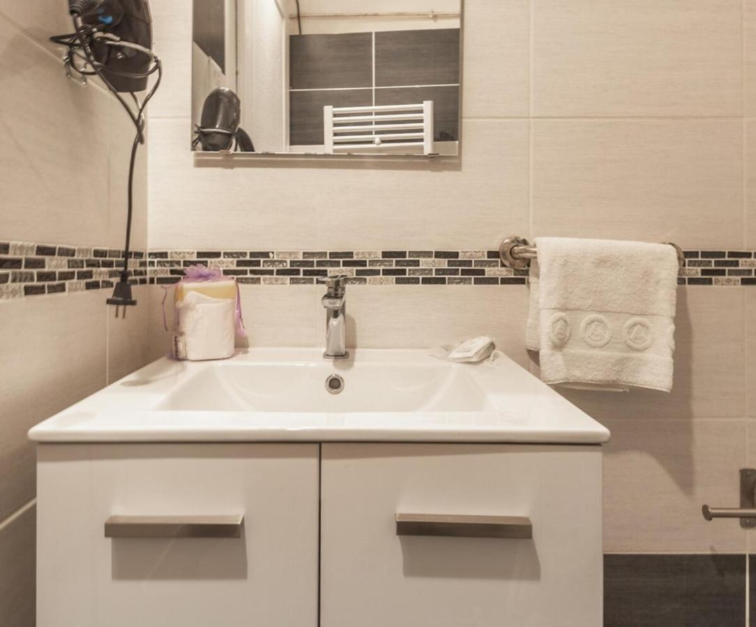Studio For 2 Located In The City Center Apartman Annecy Kültér fotó